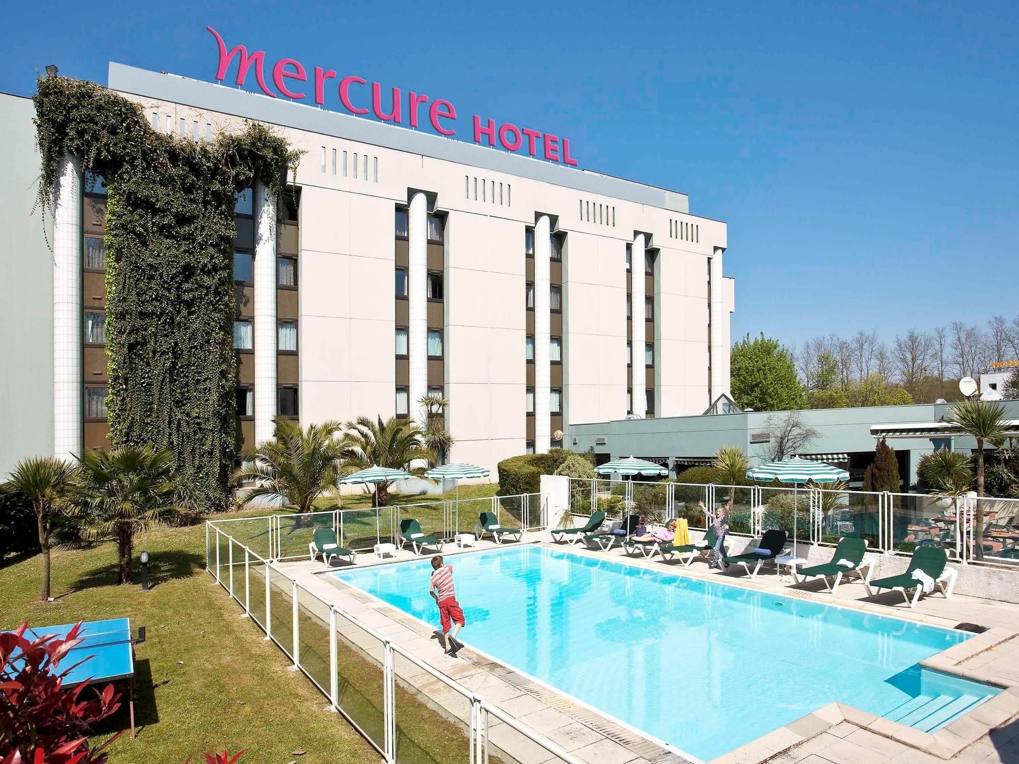 Mercure Pau Palais Des Sports Exterior foto